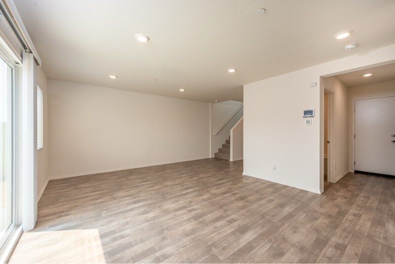 Building Photo - 28650 New Yorker Ln