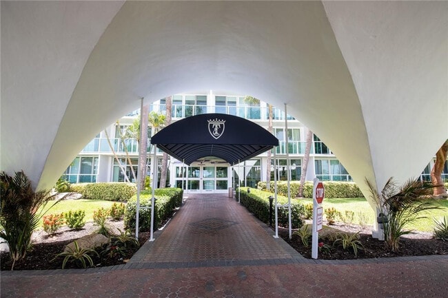 Building Photo - 333 NE 21st Ave