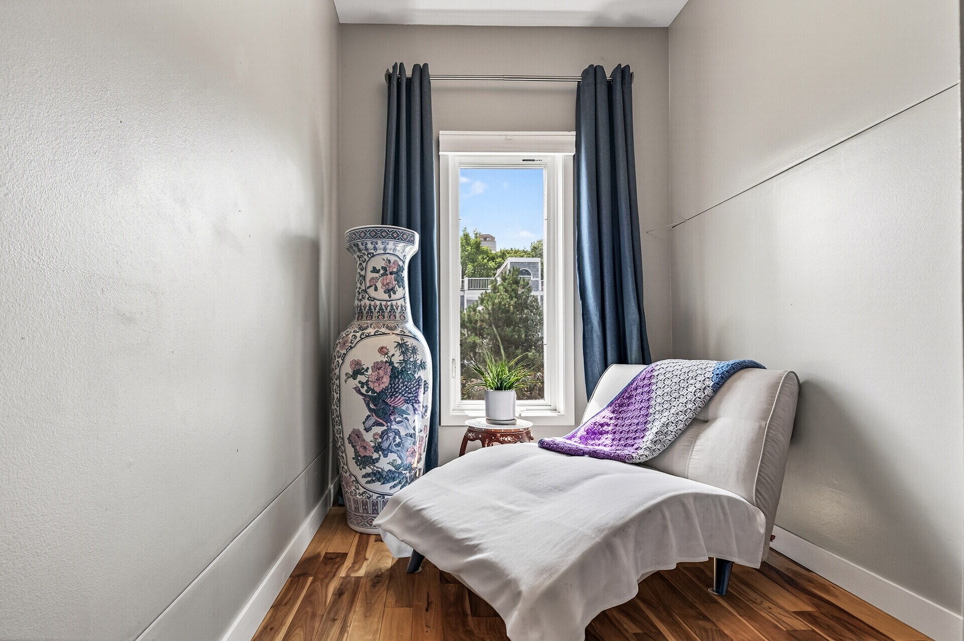 Comfort Landing - 220 2nd St NE
