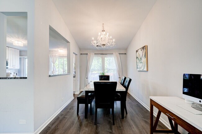 Building Photo - 132 Regency Dr