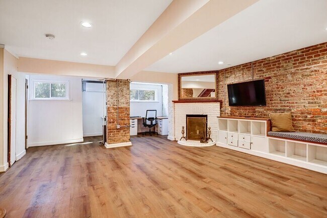 Building Photo - 5012 3rd St NW