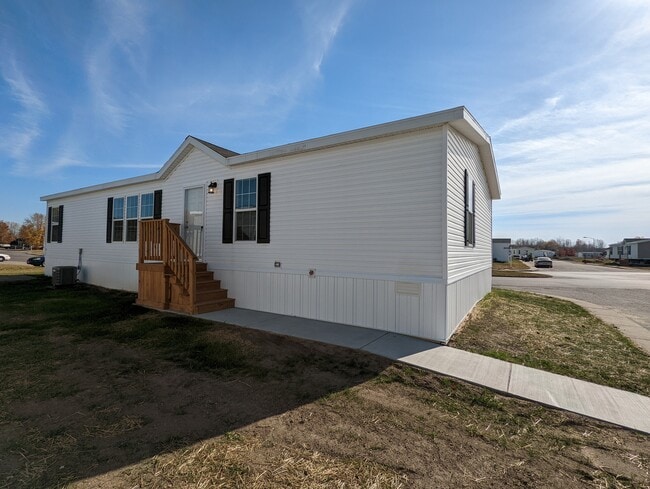 Building Photo - 471 Montana