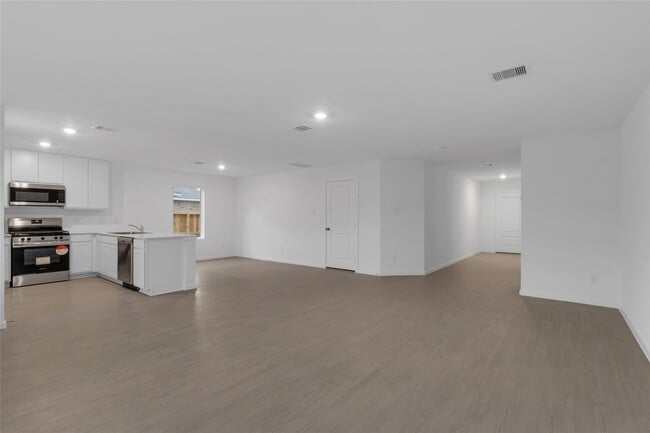 Building Photo - 18031 Trepito Ave