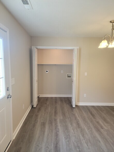 Building Photo - 6722 Boston Dr