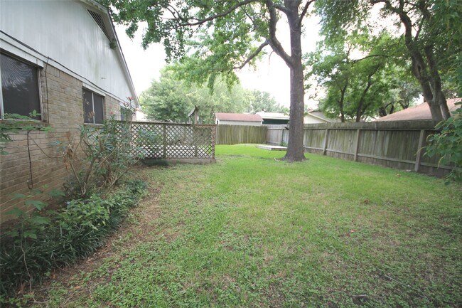 Building Photo - 1106 Ravenscourt Dr
