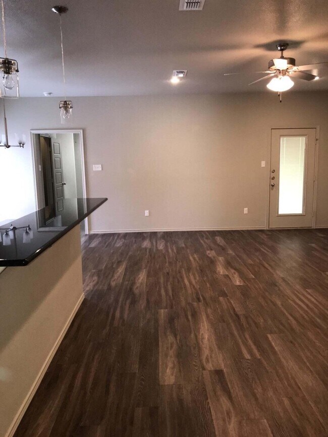 Building Photo - 2101 10th St