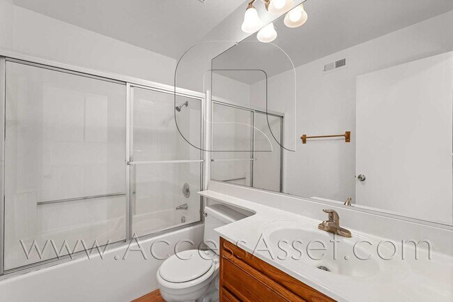 Building Photo - Charming 3 Bed/2.5 Bath Home With A Spacious Backyard And 3-Car Garage in Lake Elsinore!