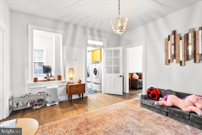 Building Photo - 222 S Raleigh St