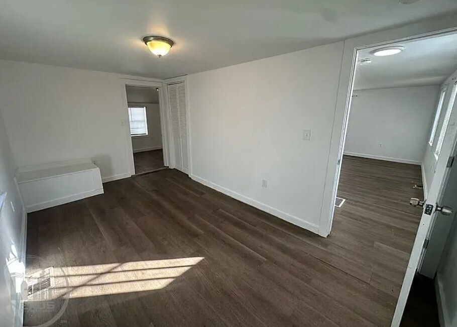 Building Photo - 34 Pleasant St