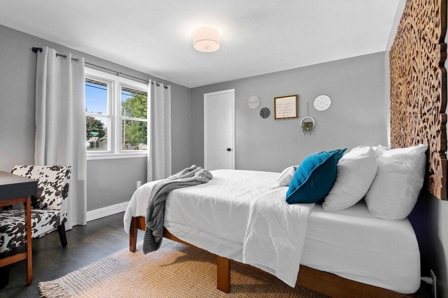 Building Photo - 1446 Pilgrim St