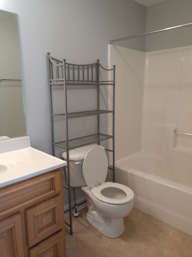 Building Photo - 1600 Wards Ferry Rd