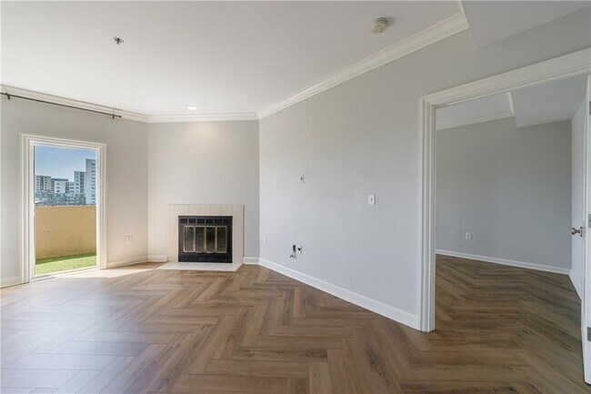 Building Photo - 2161 Peachtree Rd NE