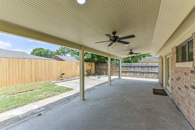 Building Photo - 210 Gentilly Dr