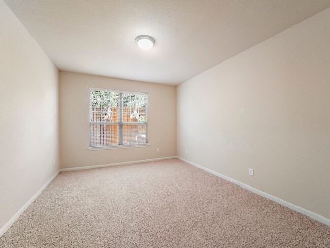 Building Photo - 1235 Glenwood Canyon Ln