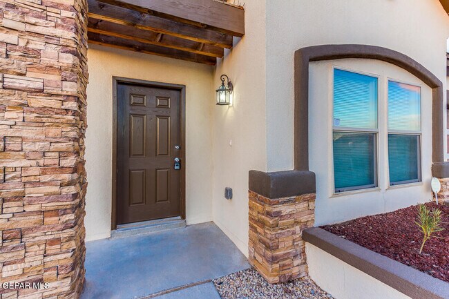 Building Photo - 14289 Desert Sky Dr