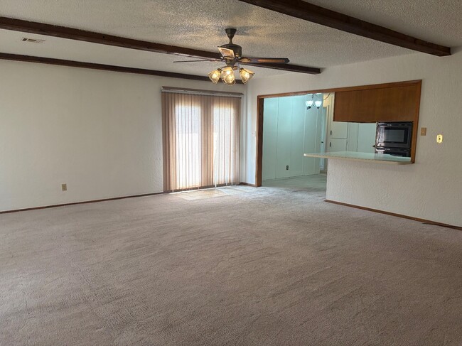 Building Photo - 4005 N Garrison Ave