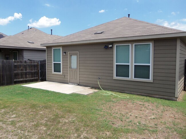 Building Photo - Cute house in Buda