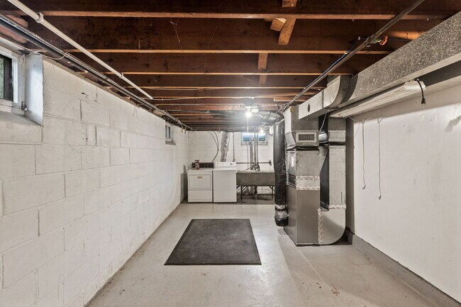 Building Photo - 4416 Lyndale Ave S