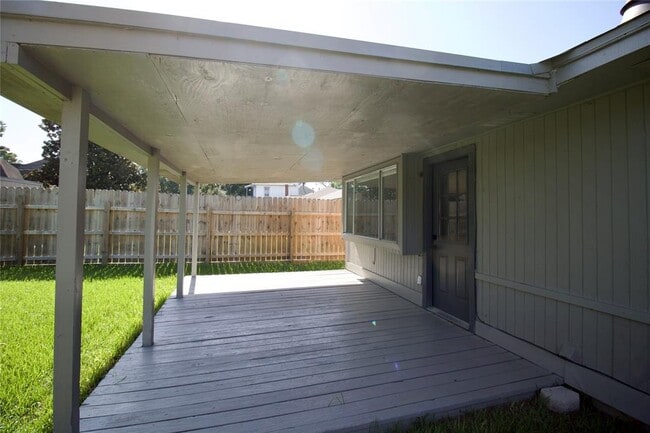 Building Photo - 6022 Thom Rd