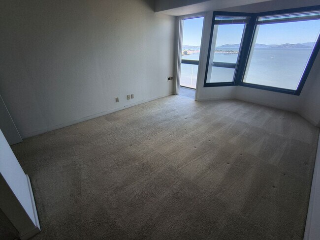 Building Photo - 1BD/1BATH Condo Available in Pacific Park Plaza