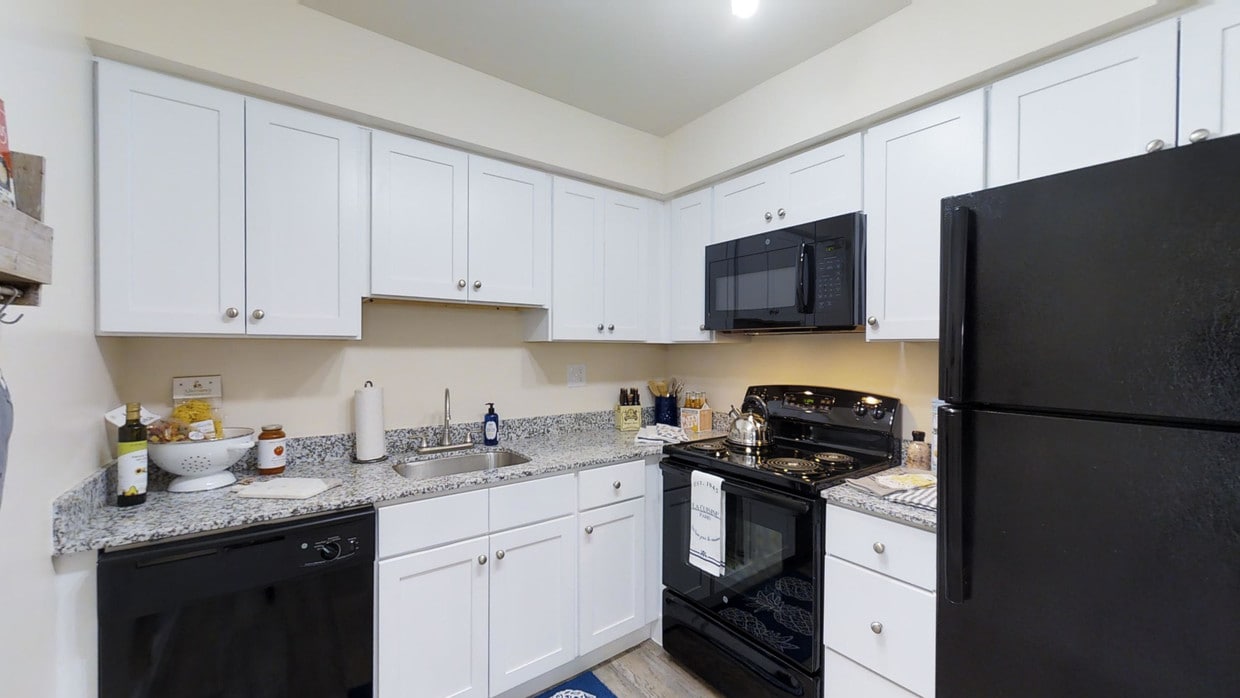 Village Square Apartments Bensalem