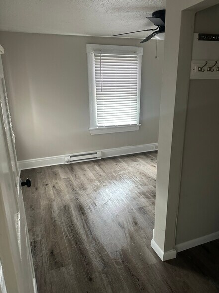 Building Photo - 225 Main St