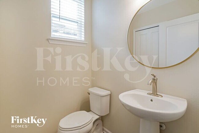 Building Photo - 92 Vicksburg Dr