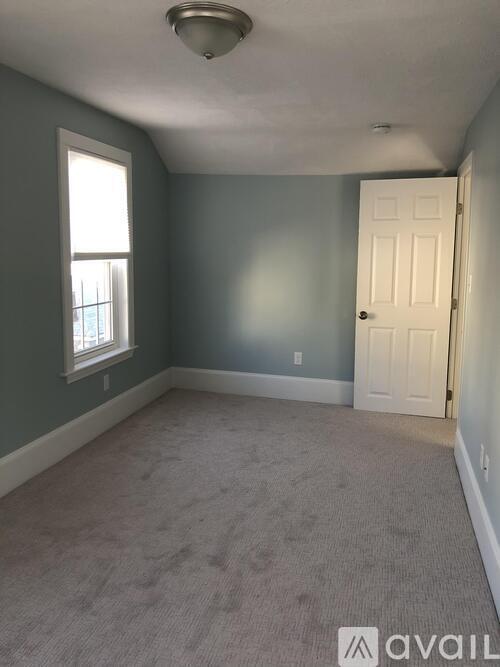 Building Photo - 60 Irving Way