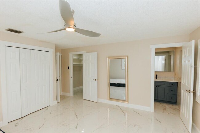 Building Photo - 1624 Sheffield Dr
