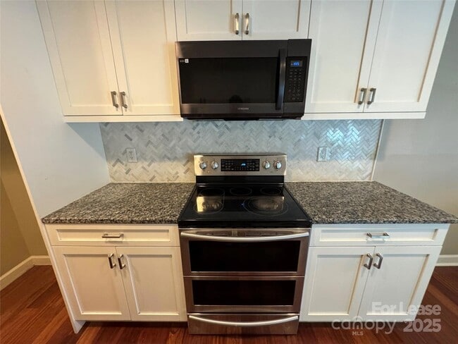 Building Photo - 3802 Cassidy Dr