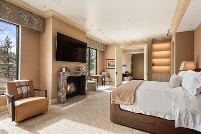 Building Photo - 64 Pitkin Way