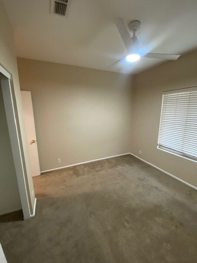 Building Photo - Beautiful 3-Bedroom Home with Vaulted Ceilings & Private Fenced Yard