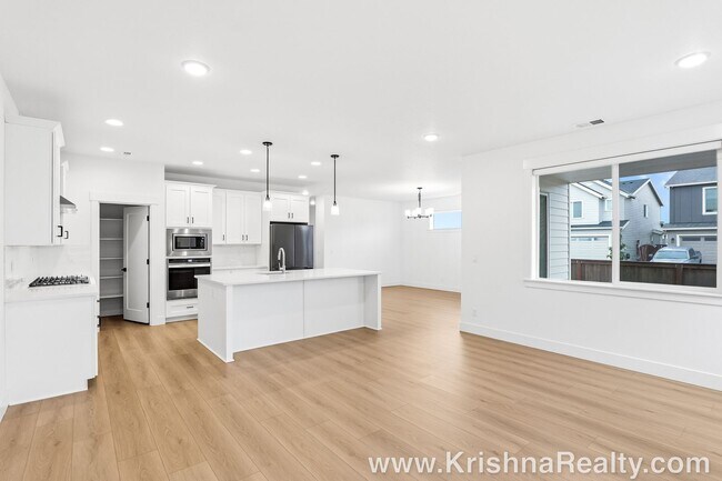 Building Photo - Spacious 5 BR | 3 BA | Modern Corner-Lot Single-Family Home | Farmstead Crossing Neighborhood