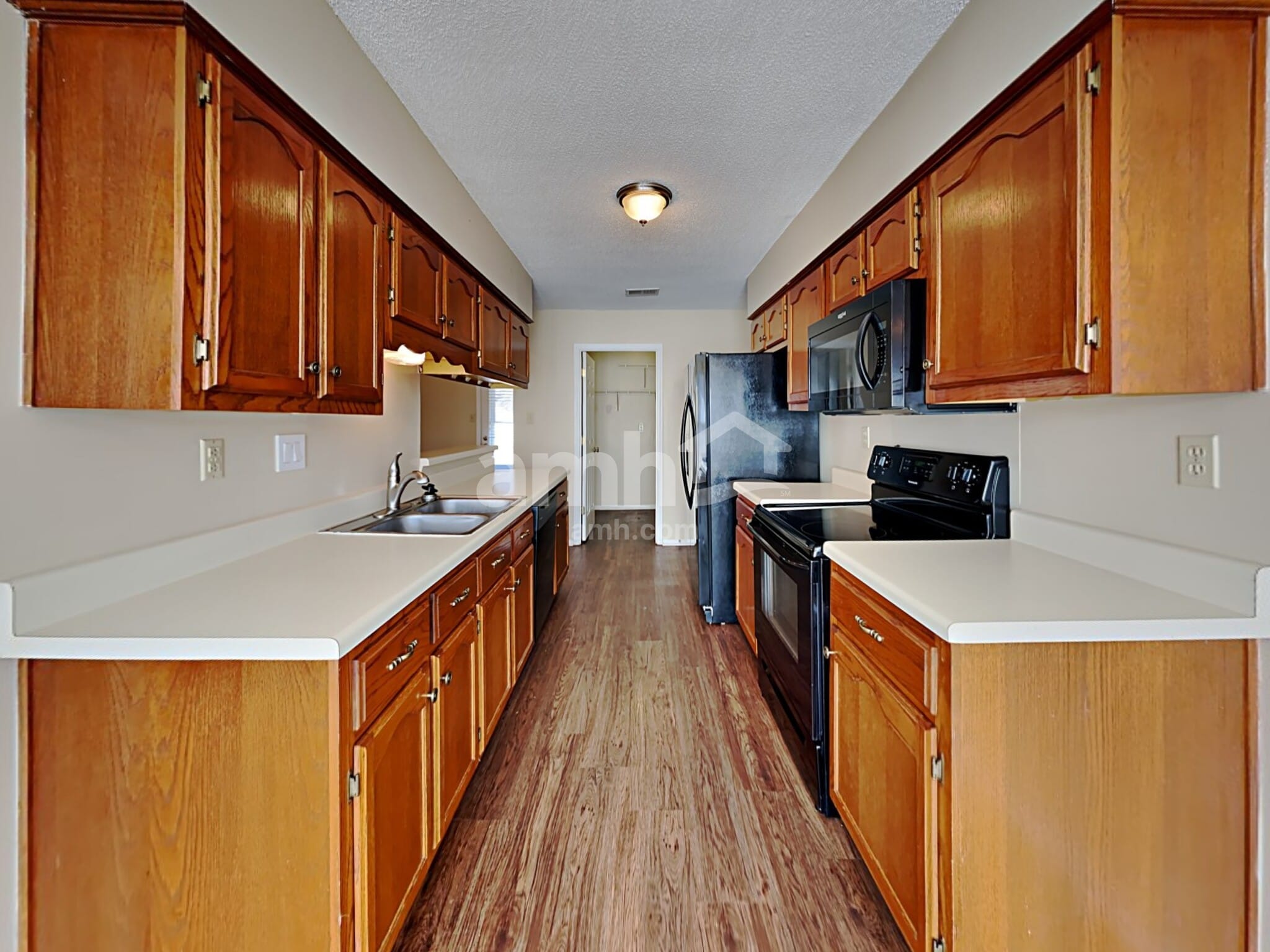 Building Photo - 10452 Kristen Dr S