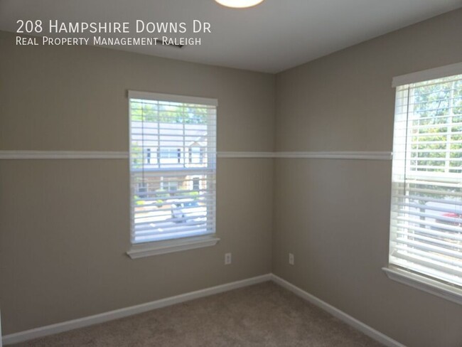 Building Photo - 208 Hampshire Downs Dr