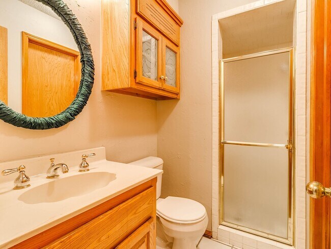 Building Photo - Large Corner Lot - 4 Bed/2.5 Bath + Study - 1 mile from PC North High School