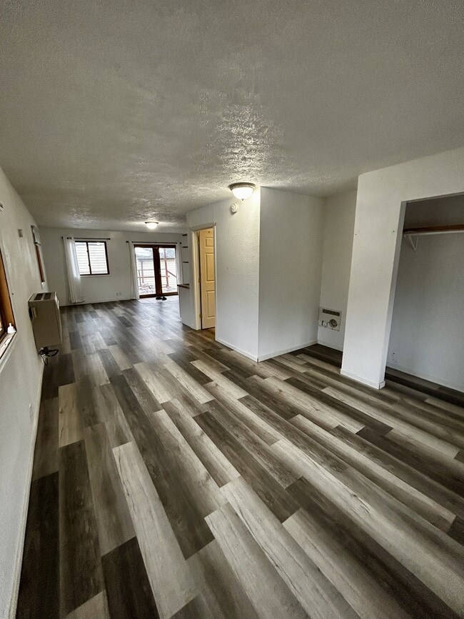 Building Photo - 805 S Atlantic St