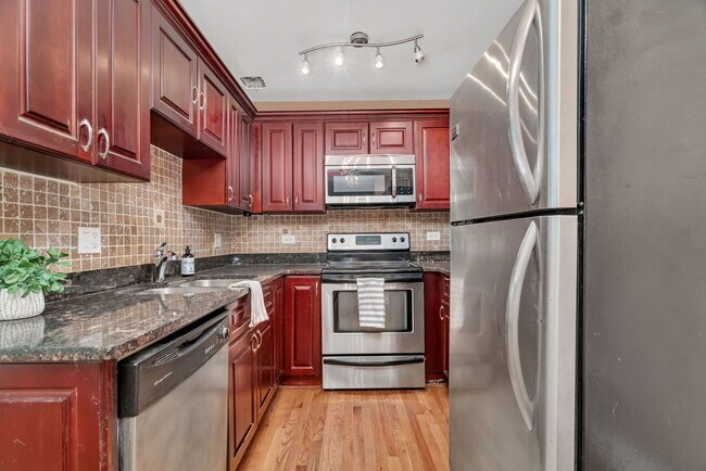 Building Photo - 10214 S 84th Terrace