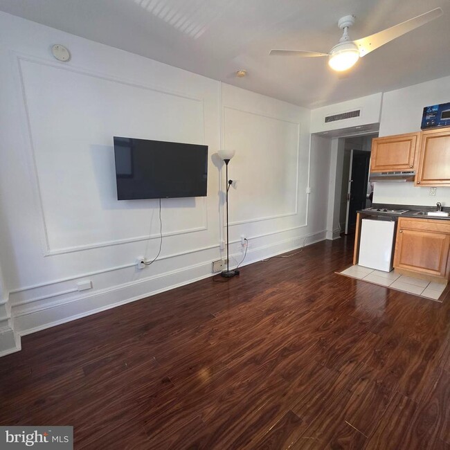 Building Photo - 1324 Locust St