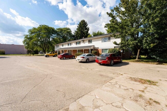 Building Photo - APARTMENT FOR LEASE - 2BD 1BTH NEWLY RENOVATED