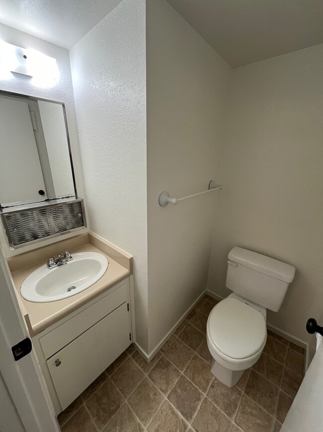 Building Photo - 3140 Alicita Ct