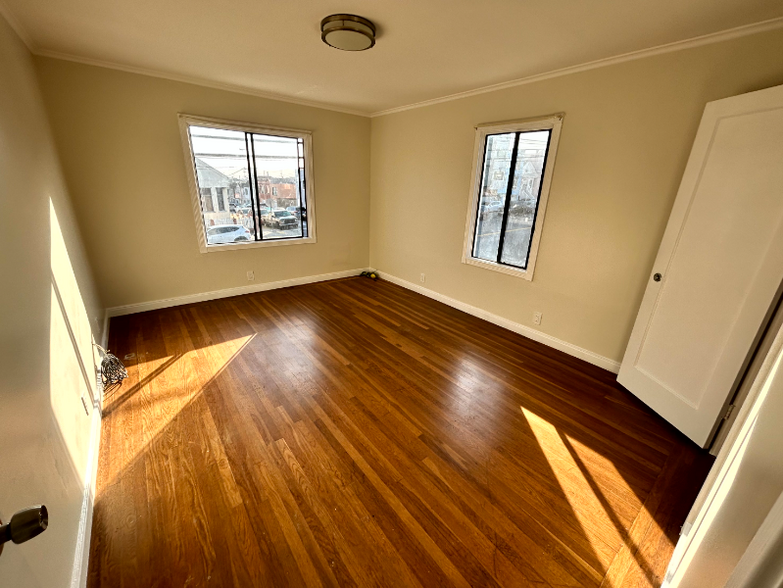 Building Photo - 155 Sickles Ave