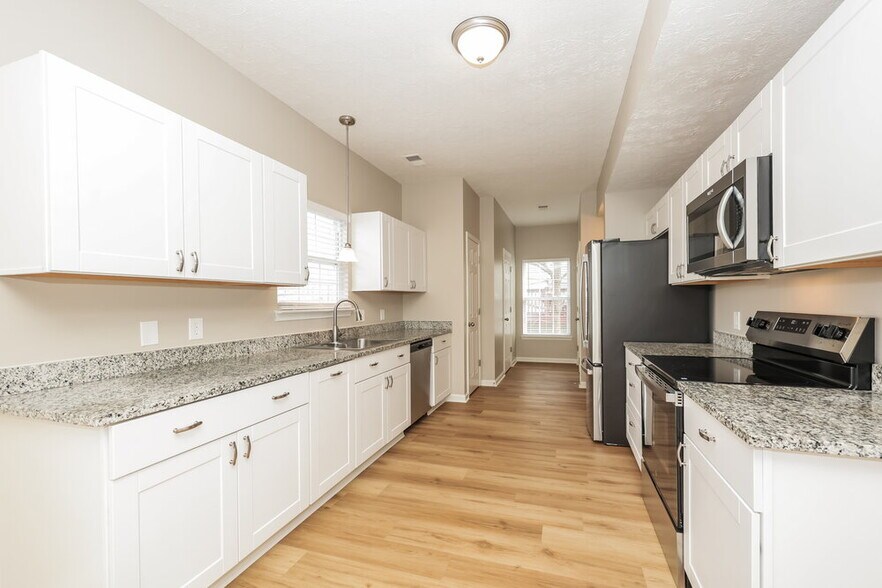 Building Photo - 7233 Legacy Dr