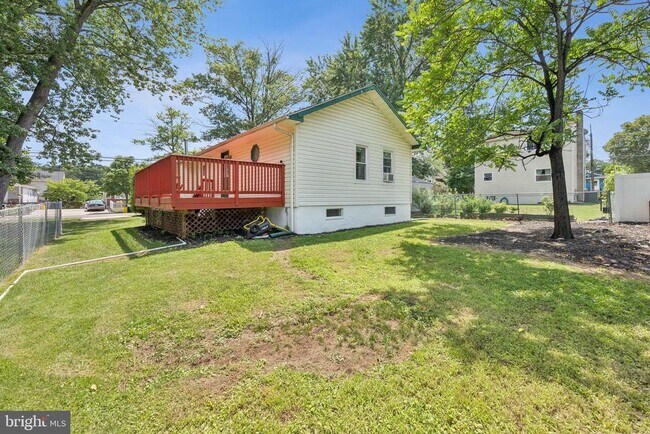 Building Photo - 8517 Osler Ave