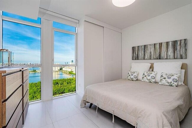 Building Photo - 400 Sunny Isles Blvd