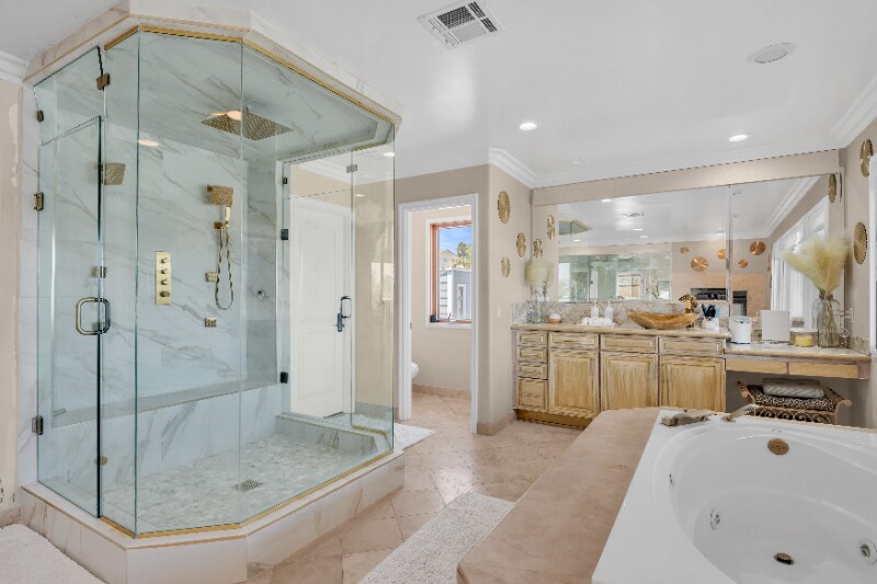 Building Photo - 30420 Longhorn Dr