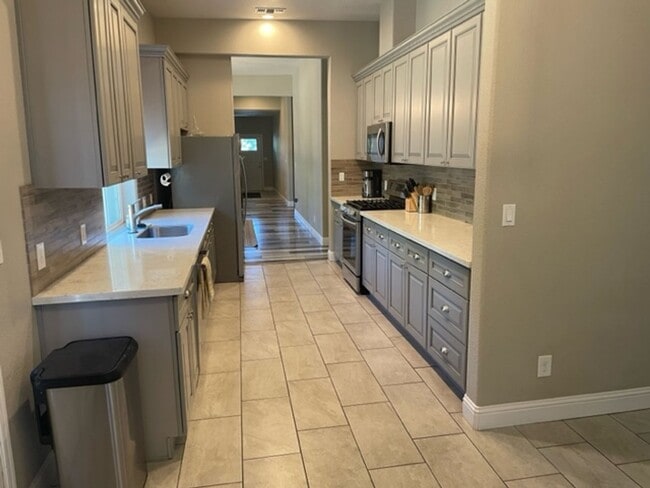 Building Photo - Modern Ease Meets Everyday Comfort in This Colusa Solar Home