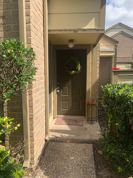 Building Photo - 8299 Cambridge St