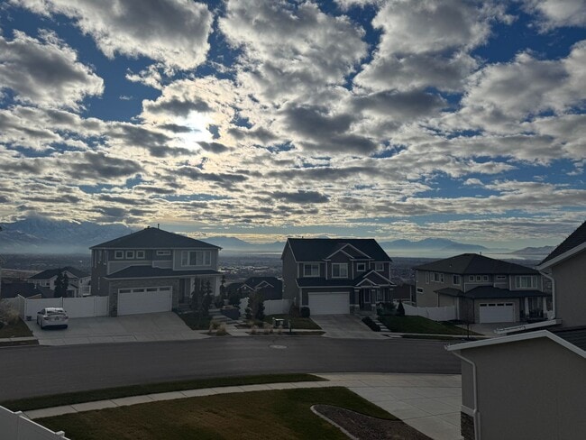 Building Photo - 5 Bedroom 3.5 Bathroom, plus bonus room, Home in Lehi Utah!