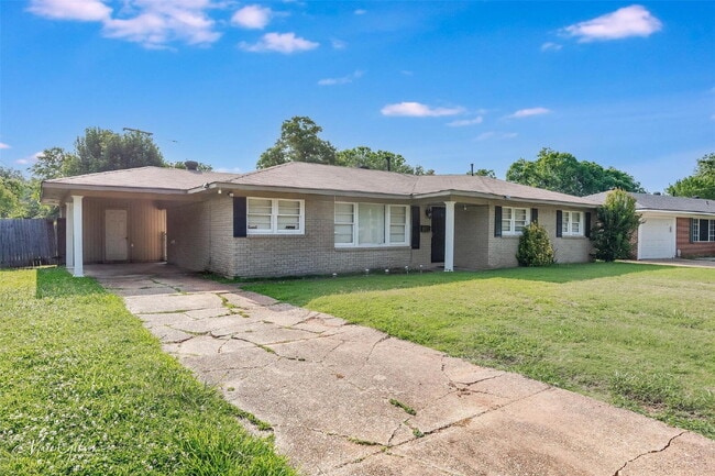 Building Photo - "Charming 3-Bed Oasis with 2 Baths on Joy ...